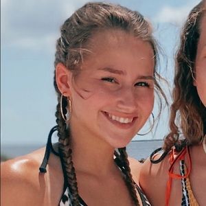 Meet your Posher, Lucia